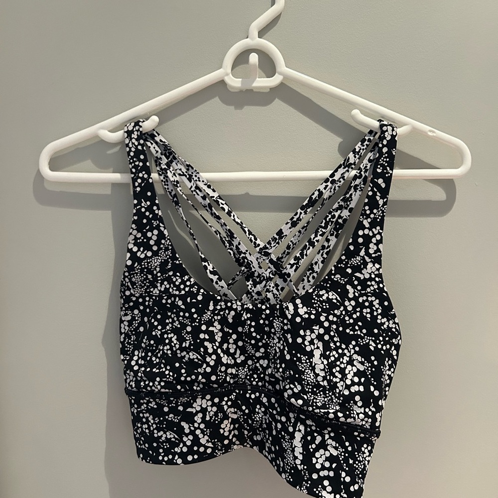 Lululemon sports bra
